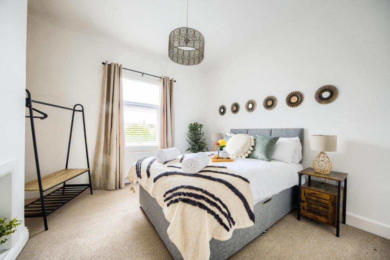 Coventry Fashionable House, City Centre, Free Parking, Sleeps 4, By Empower Homes Exteriör bild